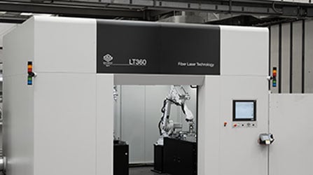 3D laser cutting robot accessible from multiple points. 