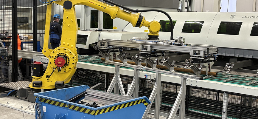 Robotic sorting system for material cut on the Lasertube LT8.20