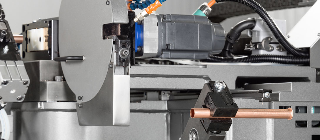  3-RUNNER – Système de déchargement automatique pour machine de découpe et façonnage de tube en bobine.