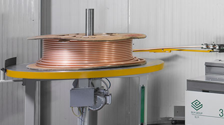 3-RUNNER - volledig elektrisch richt-, eindvorm- en afkortsysteem voor grote buizen vanaf coil.