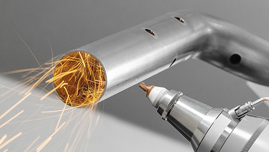 foratura di un tubo con taglio laser 5 assi