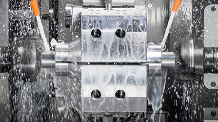 Uninterrupted chamfering and measurement of bushings Uninterrupted chamfering and measurement of bushings
