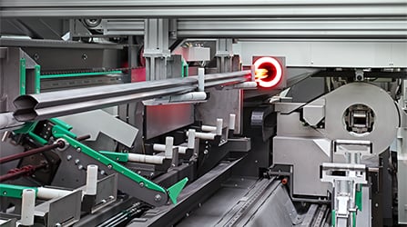 Measuring the section and orientation of the tube during loading 