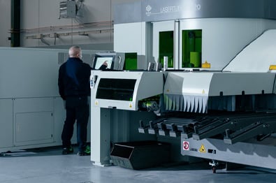 Machine flexible pour la découpe laser de tubes